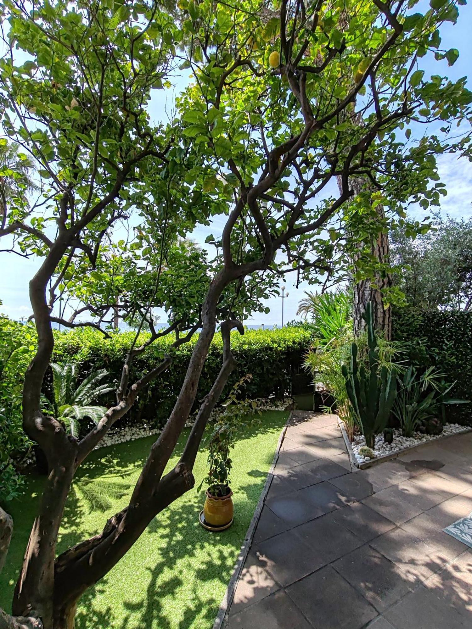 Апартаменты Garden Atlantide Promenade Ницца Экстерьер фото